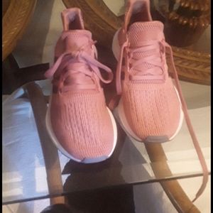 Adidas 7 worn twice slip on